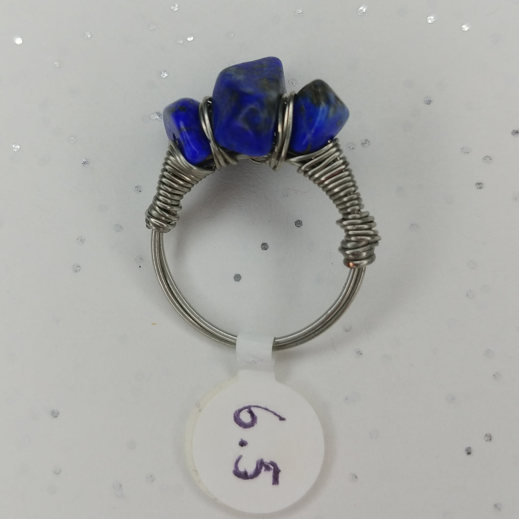 Three stone lapis lazuli ring